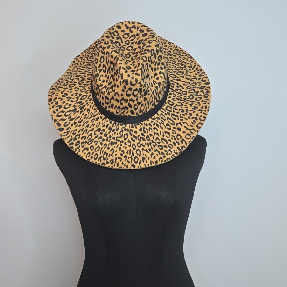 Source Unknown Leopard Print Women's Hat